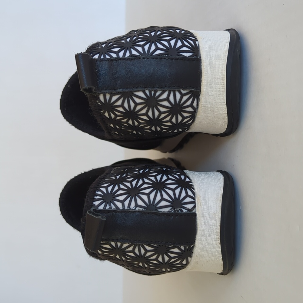 BM Bernie Mev Mary Jane Flats EU 40 Black White Lightweight Flexible - Picture 12 of 16